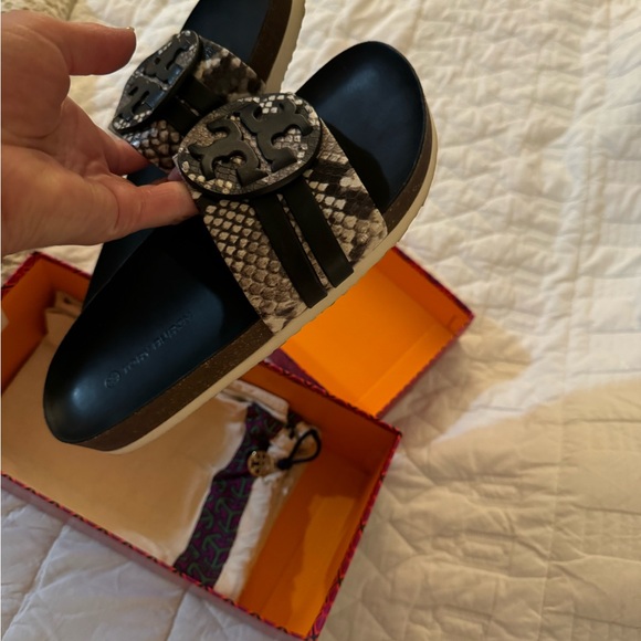 TORY BURCH SLIDES LIKE NEW - Picture 6 of 6